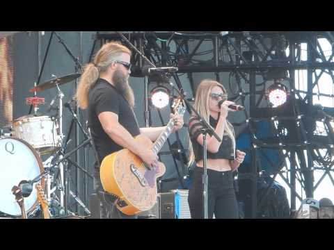 Jamey Johnson &amp; Lily Meola &quot;We Go Good in Bad Weather&quot; at Farm Aid 2015