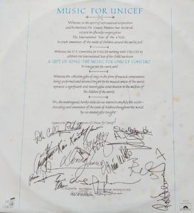 Unicef_record_autographs